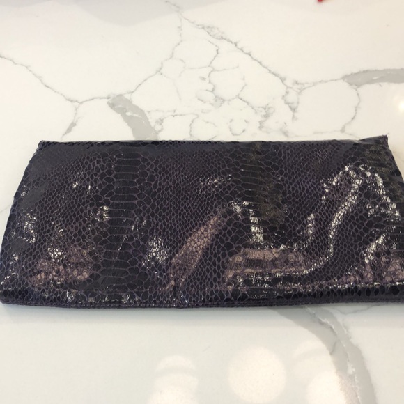 Snakeskin clutch from Saks 5th Avenue - Picture 4 of 5